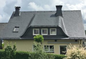 Schiefereindeckung nach der Sanierung
